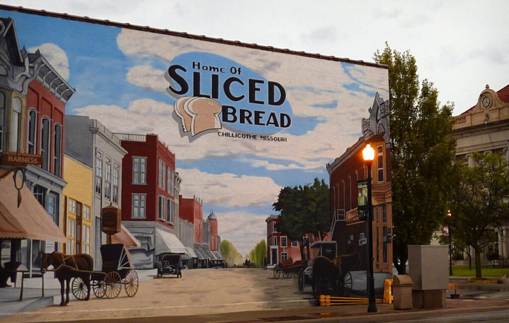 A mural in Chillicothe with big letters: "Home of Sliced Bread"