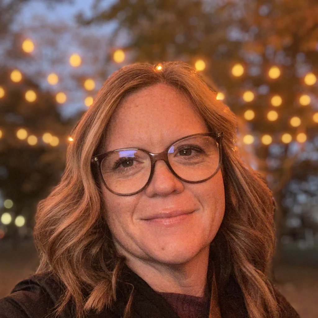 Mindy Honey Headshot